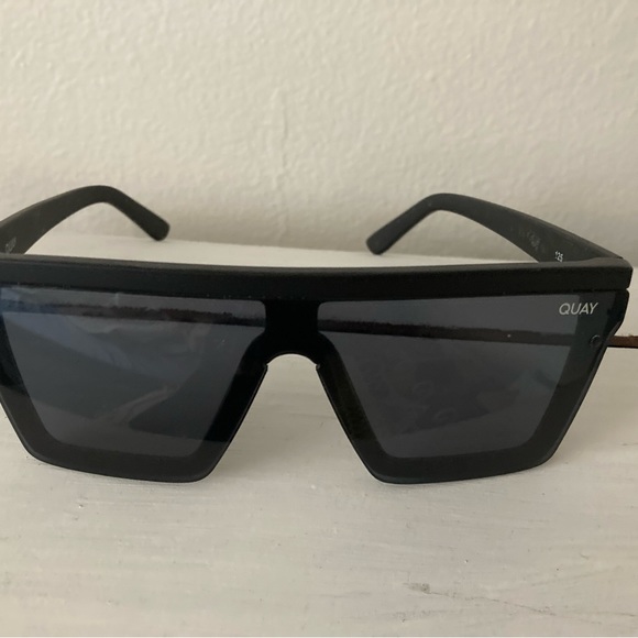 Men’s Quay Sunglasses - Picture 1 of 2